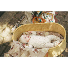 Load image into Gallery viewer, Ladida Layette Sketched Pears Romper + Hat + Blanket
